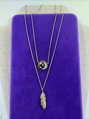💛 Classic Gold-Plated Double Layer Necklace w/ Crescent Star & Feather Pendants